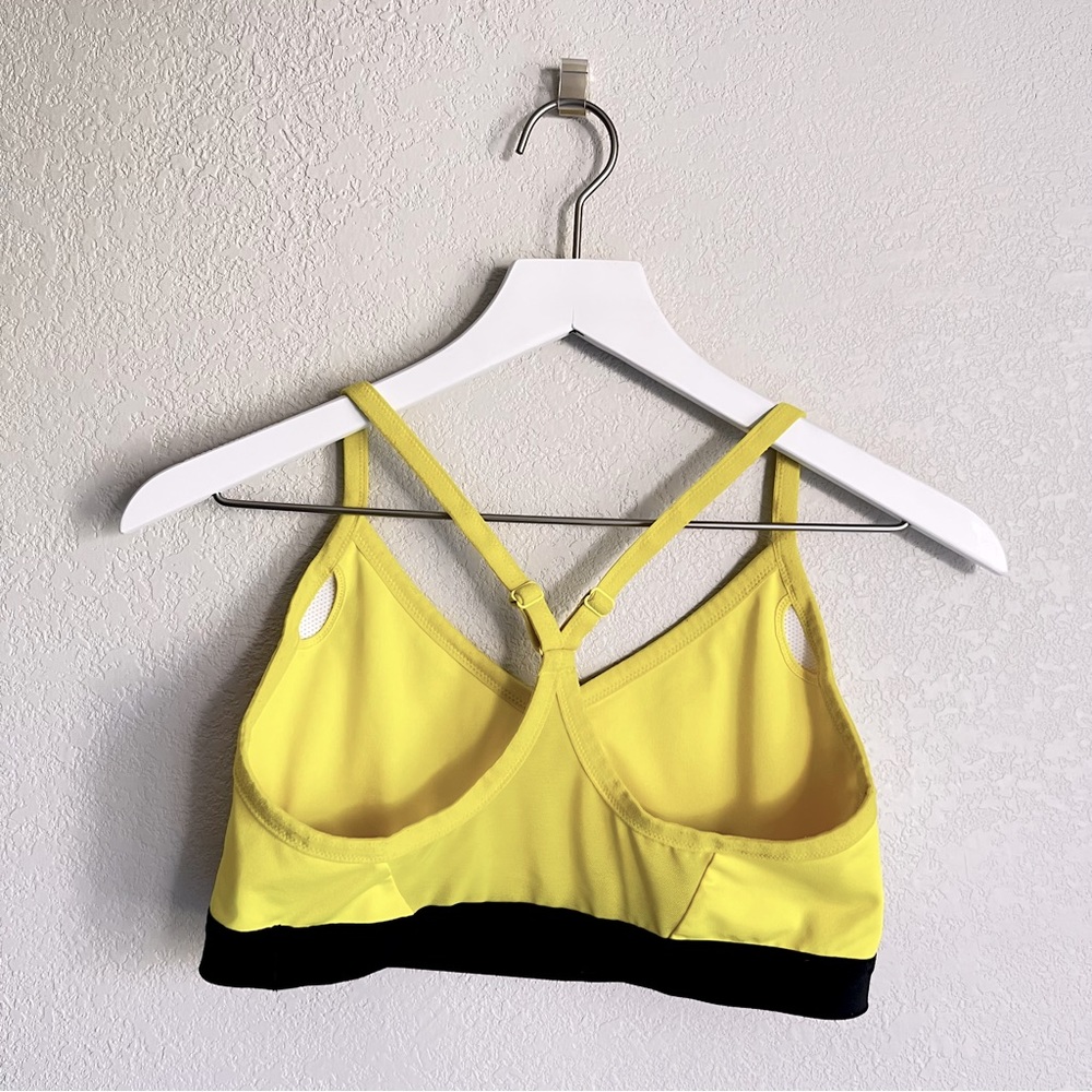 Yellow and black Nike Dry-Fit Sports bra size size large